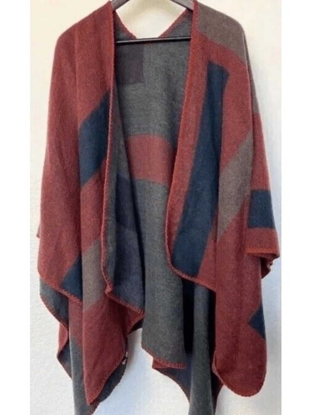 NEW BB Dakota Mulberry Poncho Blanket Wrap One Size Oversized Reversible BOHO